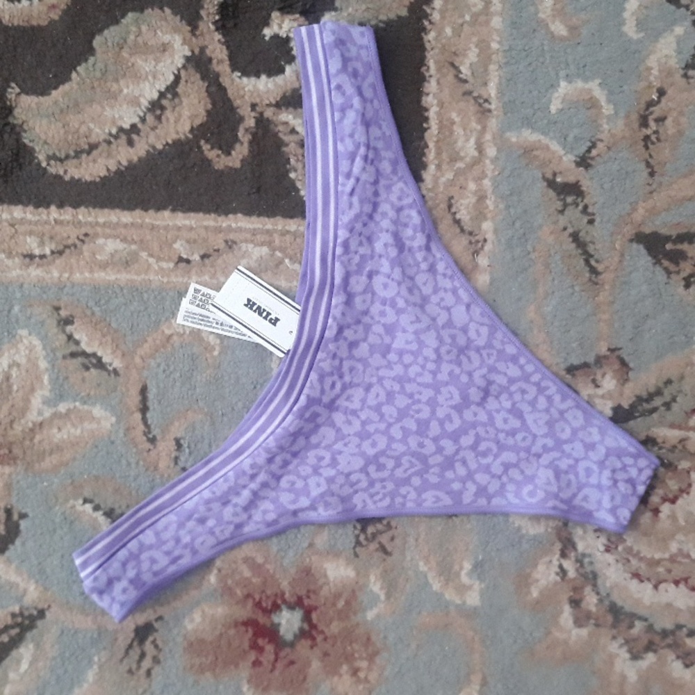 Pink VS thong - Picture 3 of 15